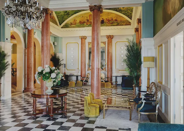 The Queens Hotel